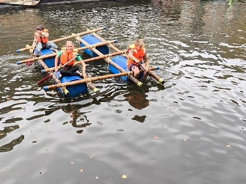 Scouting Aleida wint vlottenraces tijdens Brandersfeesten